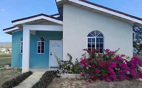 Loodik Vacation Home Brompton Manor